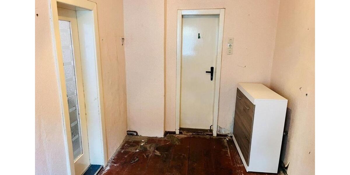 Reihenhaus Eisleben (Lutherstadt) - 7 Zimmer, 132 m&sup2;, 37.000&euro; | Angebot:26786588