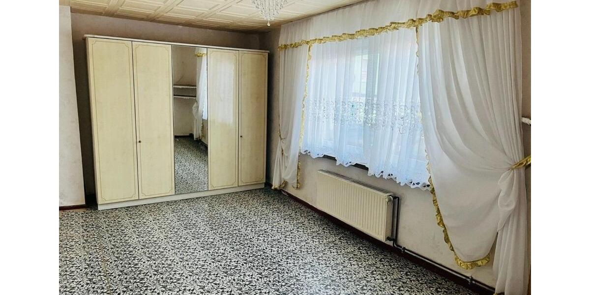 Reihenhaus Eisleben (Lutherstadt) - 7 Zimmer, 132 m&sup2;, 37.000&euro; | Angebot:26786588