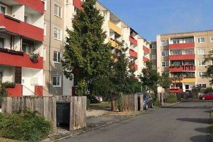 Geräumige 2-Raum-Wohnung mit Wohnküche und Balkon
