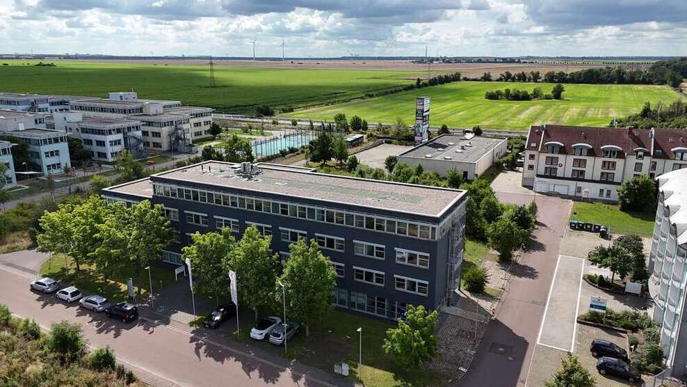 hochwertige, sanierte Bürofläche im Dölziger Gewerbegebiet!