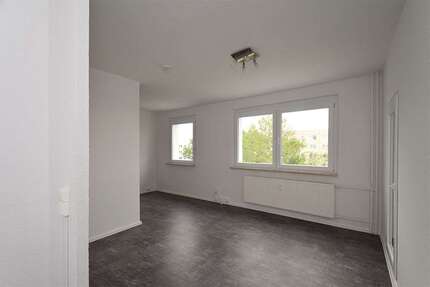 Wohnung Halle (Saale) Silberhöhe - 1 Zimmer, 33 m&sup2;, 291&euro; | Angebot:27080257
