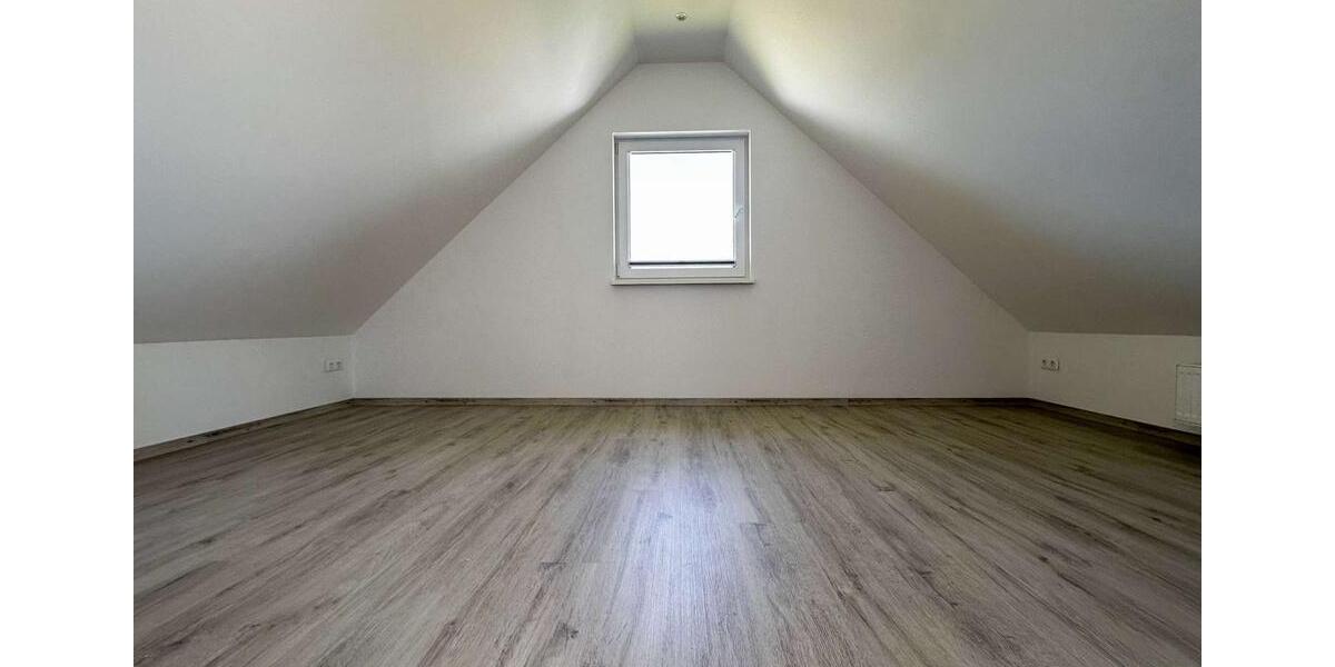 Dachgeschoßwohnung Delitzsch - 5 Zimmer, 112 m&sup2;, 1.225&euro; | Angebot:24976476