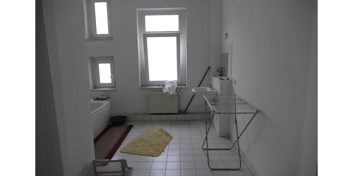 Etagenwohnung Halle (Saale) Damaschkestraße - 2 Zimmer, 71 m&sup2;, 500&euro; | Angebot:26587412