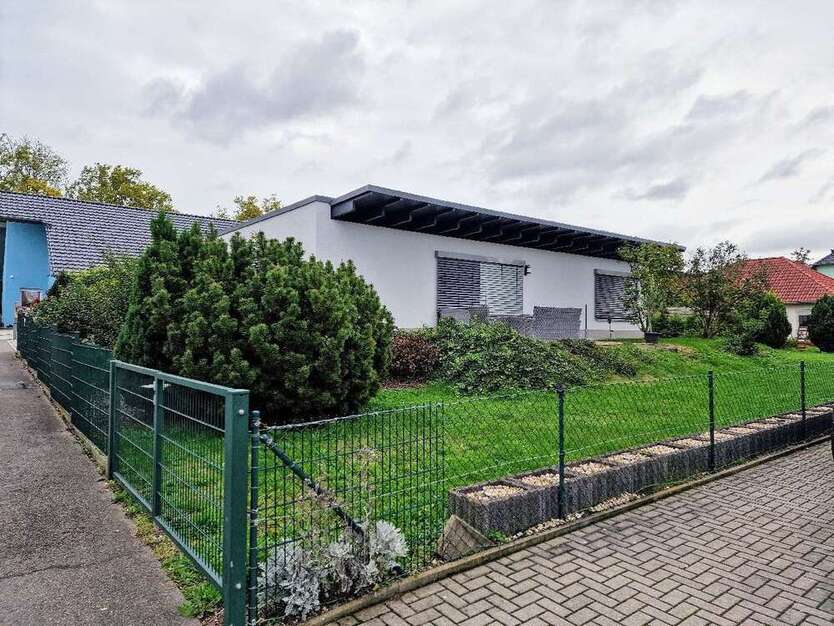 Haus zum Kaufen in Schkeuditz 359.900 € 100 m²