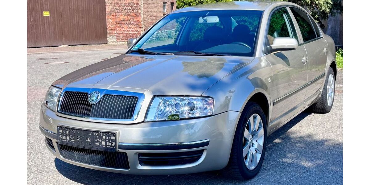 Skoda Superb 217.514 km 2.990 &euro; Schkopau / OT Wallendorf 06258
