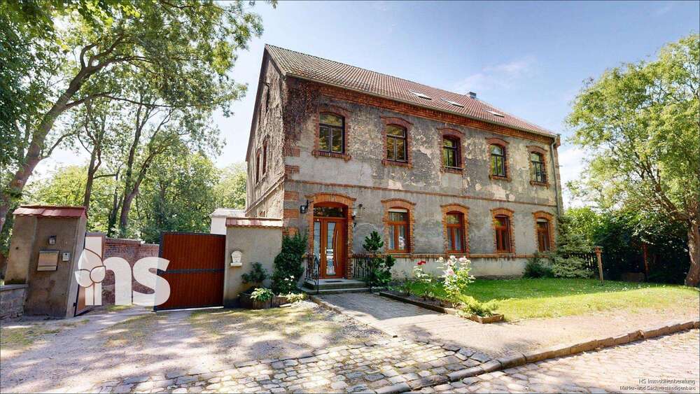 Einfamilienhaus Schafstädt Schafstädt - 11 Zimmer, 300 m&sup2;, 160.000&euro; | Angebot:25176759