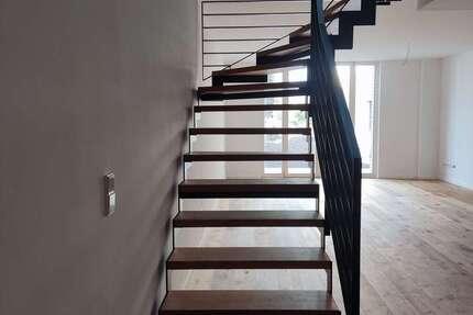 Wohnung zum Mieten in Halle (Saale) 1.950 € 150 m² 5 zimmer