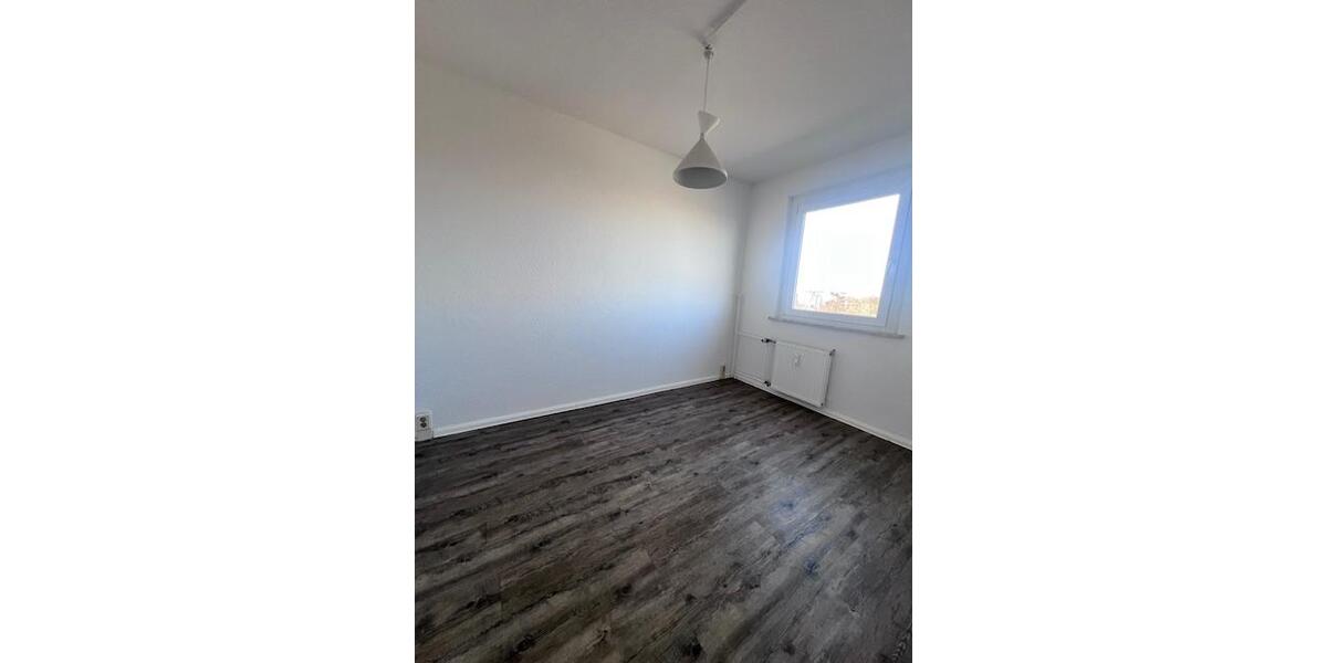 Etagenwohnung Halle (Saale) Silberhöhe - 5 Zimmer, 77 m&sup2;, 600&euro; | Angebot:25974501