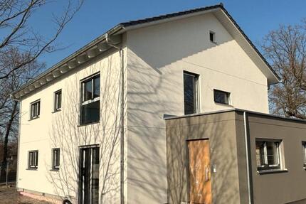 Wohnung Bitterfeld-Wolfen Bitterfeld - 3 Zimmer, 88 m&sup2;, 1.195&euro; | Angebot:25407093