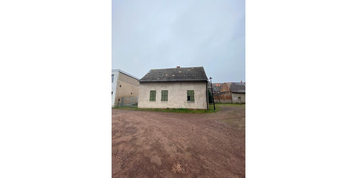 Mehrfamilienhaus, Wohnhaus Südliches Anhalt - 8 Zimmer, 200 m&sup2;, 35.000&euro; | Angebot:25137252