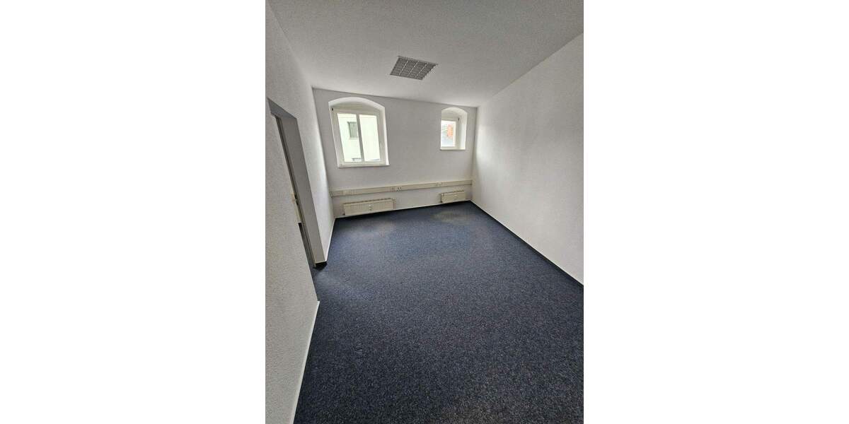 Gewerbeobjekt Halle (Saale) Innenstadt - 1 Zimmer, 210 m&sup2;, 1.175&euro; | Angebot:25899475