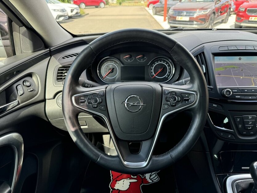 Opel Insignia 2.0 Sportstourer /Xenon/Navi/19´´ Alu 150.000 km 7.990 € Leipzig 04347