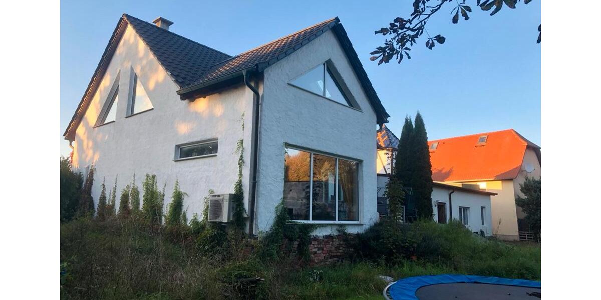 Einfamilienhaus Leuna - 8 Zimmer, 270 m&sup2;, 420.000&euro; | Angebot:23634405