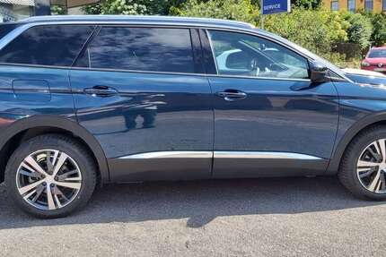 Peugeot 5008 1.550 km 28.390 &euro; Halle / Mötzlich 06118