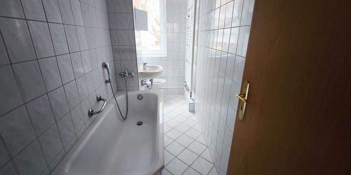 Etagenwohnung Lutherstadt Eisleben - 3 Zimmer, 57 m&sup2;, 371&euro; | Angebot:26291223