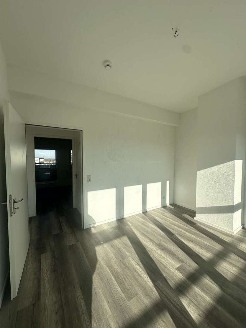 ++Große und Helle 3-Raumwohnung im Dachgeschoss++ 3 zimmer