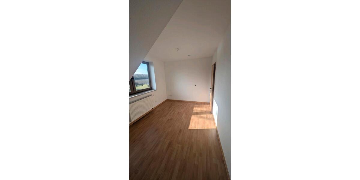 Dachgeschoßwohnung Schkeuditz - 3 Zimmer, 106 m&sup2;, 700&euro; | Angebot:25291764