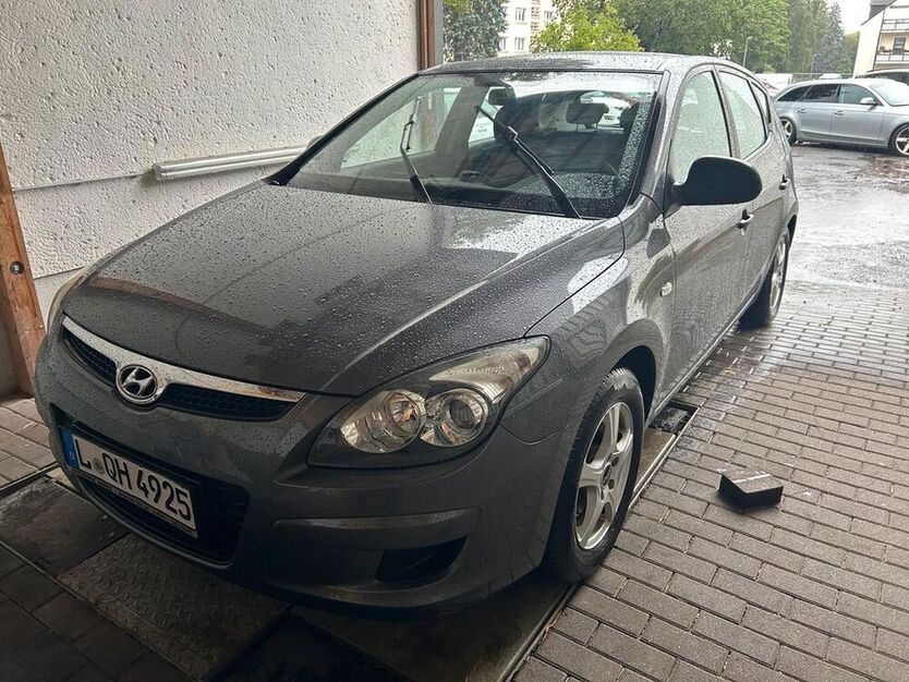 i30