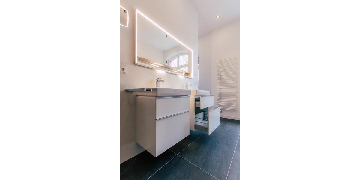 Hochparterre Halle (Saale) Am Wasserturm/Thaerviertel - 4.5 Zimmer, 190 m&sup2;, 2.335&euro; | Angebot:25376252