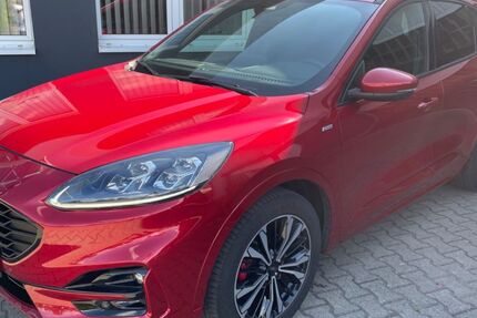 Ford Kuga 31.998 km 29.699 € Leuna 06237