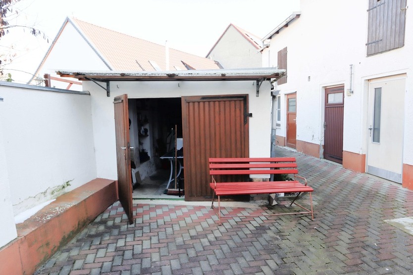 Haus mit viel Stauraum und kleinem Garten - Garage - Carport 5 zimmer