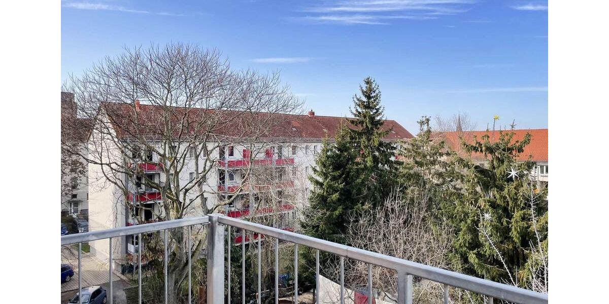 Dachgeschoßwohnung Halle (Saale) Damaschkestraße - 3 Zimmer, 75 m&sup2;, 607&euro; | Angebot:26278060