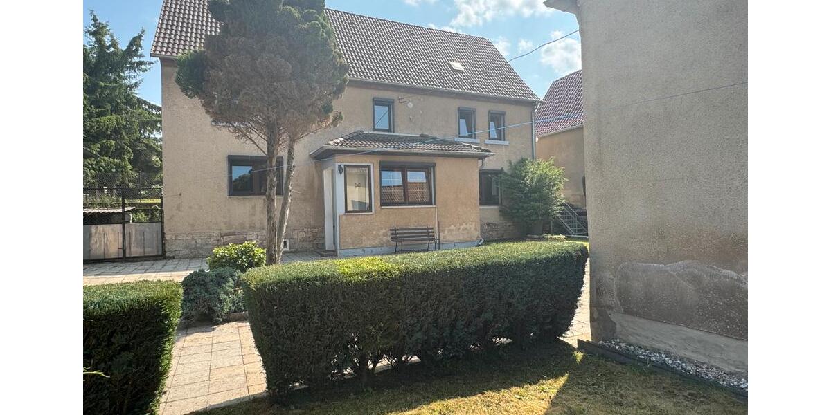 Einfamilienhaus Querfurt - 10 Zimmer, 196 m&sup2;, 200.000&euro; | Angebot:26075362