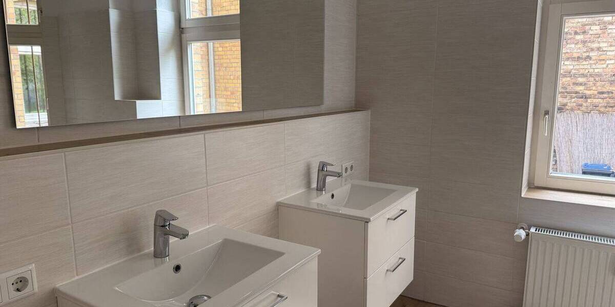 Etagenwohnung Bitterfeld Anhaltsiedlung - 4 Zimmer, 120 m&sup2;, 755&euro; | Angebot:26502887