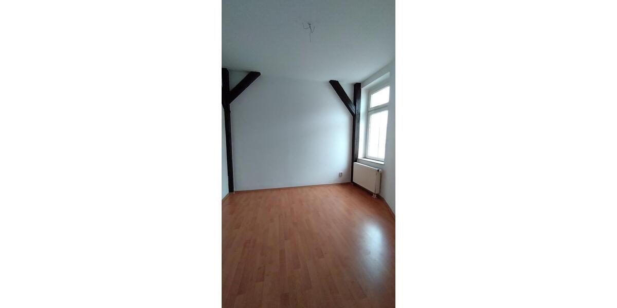 Dachgeschoßwohnung Halle (Saale) Damaschkestraße - 4 Zimmer, 67 m&sup2;, 570&euro; | Angebot:26573001