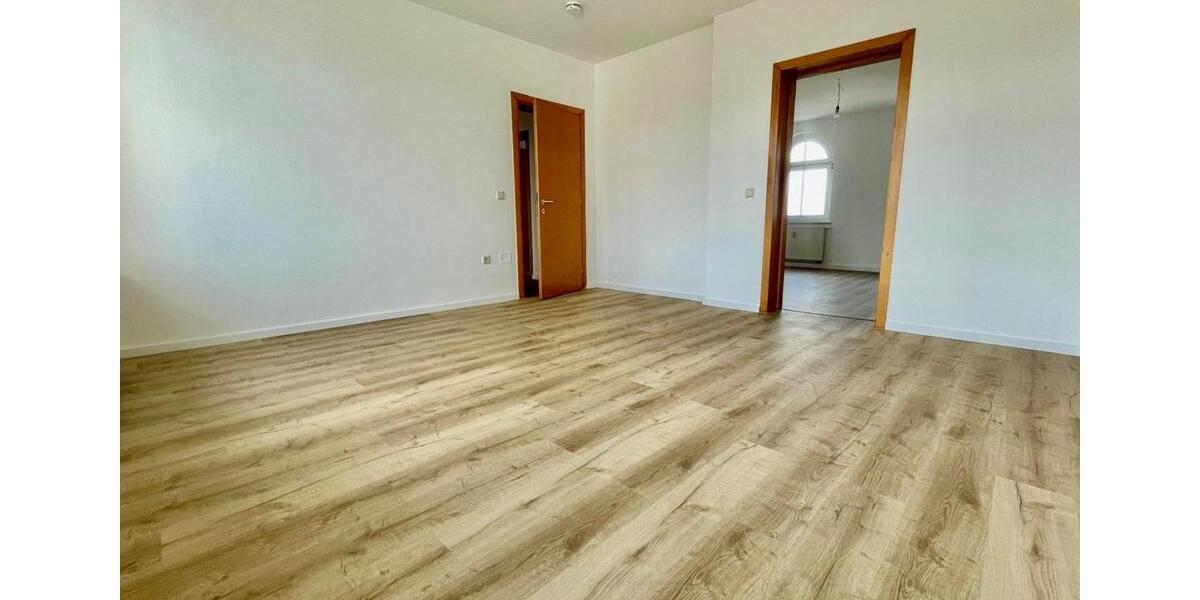 Dachgeschoßwohnung Halle (Saale) Damaschkestraße - 4 Zimmer, 75 m&sup2;, 595&euro; | Angebot:25648287