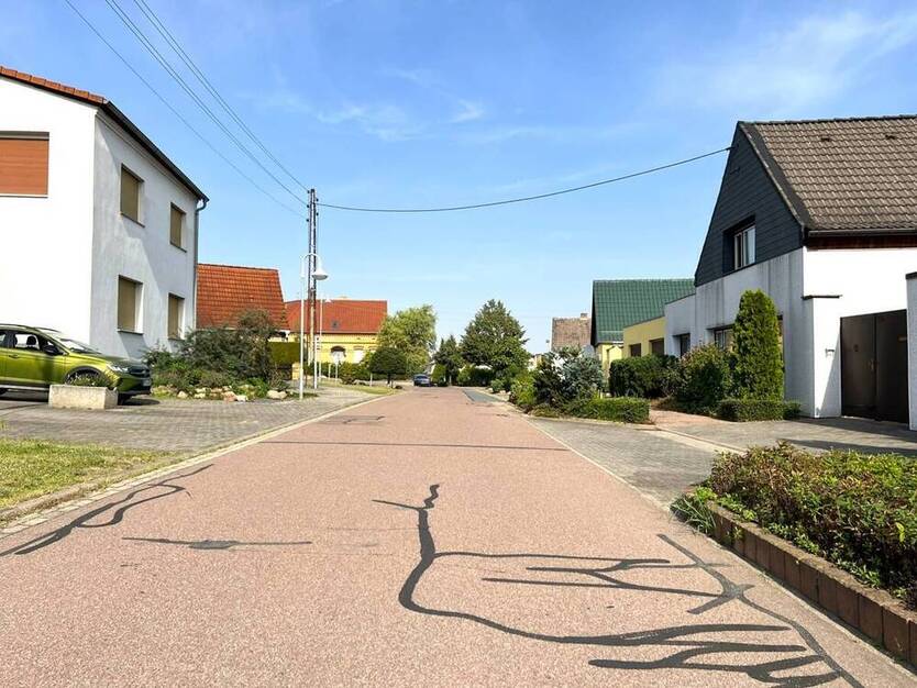 Idyllisches Einfamilenhaus mit Garage, überdachter Terrasse u. Garten in unmittelbarer Goitzschenähe