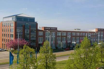 Klimatisiertes Großraumbüro mit Laderampe – Arbeiten im Herzen der Halloren Schokoladenfabrik! 1 zimmer