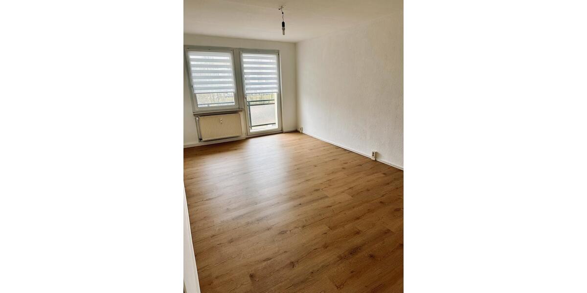 Etagenwohnung Querfurt - 3 Zimmer, 59 m&sup2;, 380&euro; | Angebot:25935497