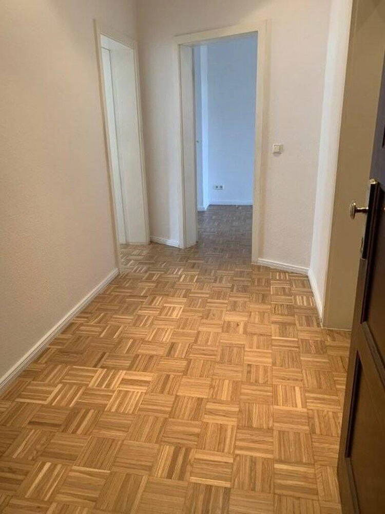 Fix & Fertig zum Neubezug ! 1,5 ZKB + schöner Balkon 51 qm frisch saniert sucht SIE!