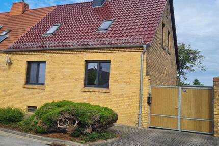 Doppelhaushälfte in Sandersdorf-Brehna, OT Ramsin 5 zimmer