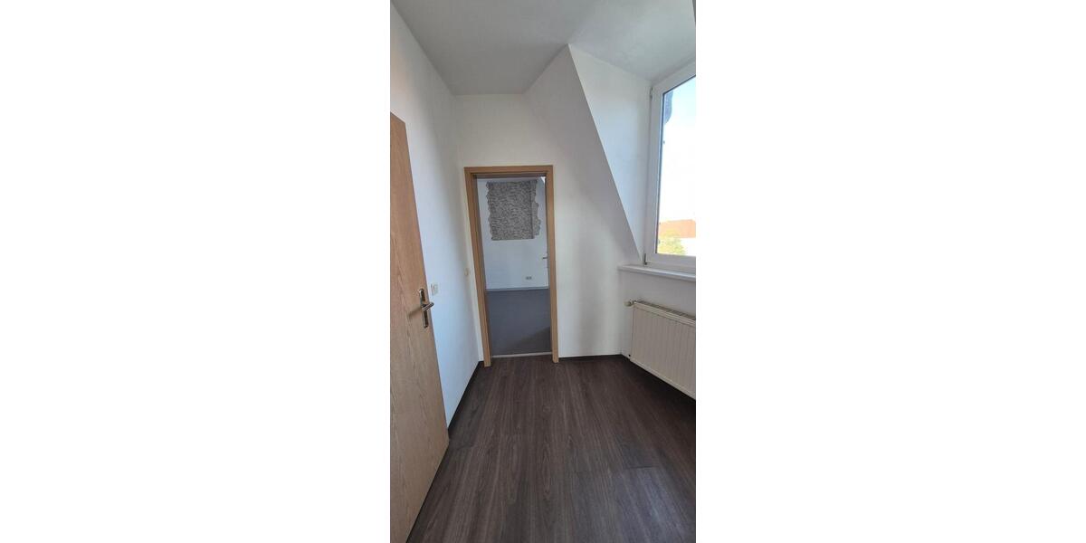 Dachgeschoßwohnung Halle (Saale) Frohe Zukunft - 2 Zimmer, 50 m&sup2;, 400&euro; | Angebot:25104004