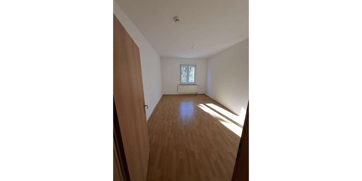 Etagenwohnung Bitterfeld-Wolfen Wolfen - 3 Zimmer, 65 m&sup2;, 422&euro; | Angebot:25354679