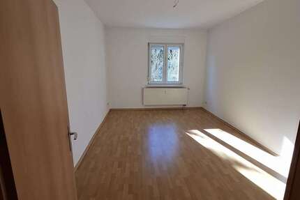 Wohnung Bitterfeld-Wolfen Wolfen - 3 Zimmer, 65 m&sup2;, 455&euro; | Angebot:25354679