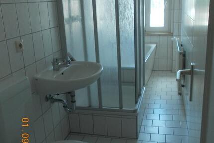 Günstige sanierte 4-Raum-Whg., Laminatboden, Wanne, Gäste-WC 4 zimmer