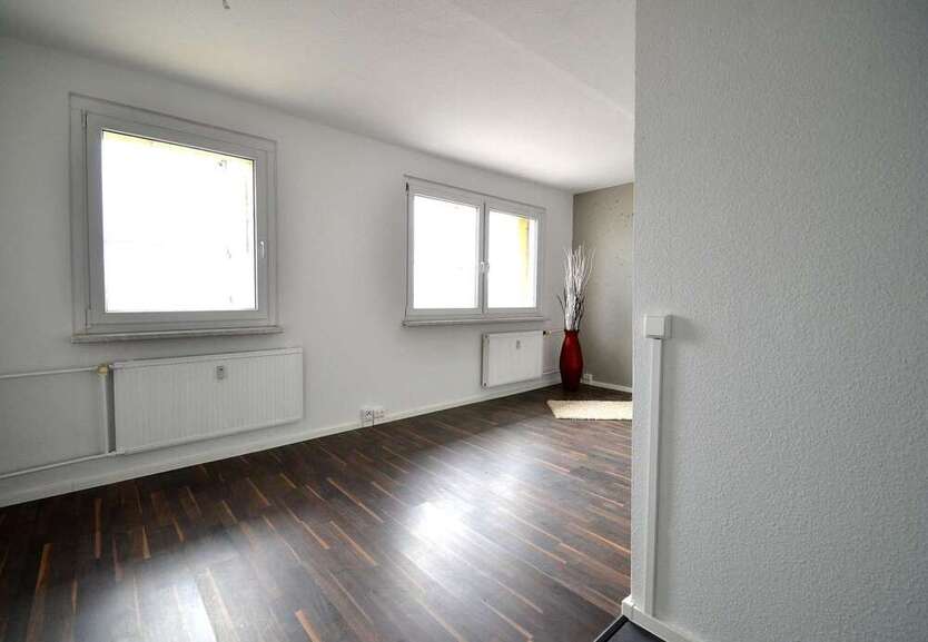 Wohnung zum Mieten in Halle (Saale) 300 € 34 m²