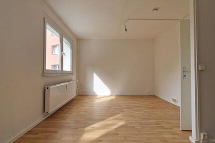 Charmante 3-Zimmer-Wohnung für kleine Familien und Paare ! + 2 NKM sparen* zimmer