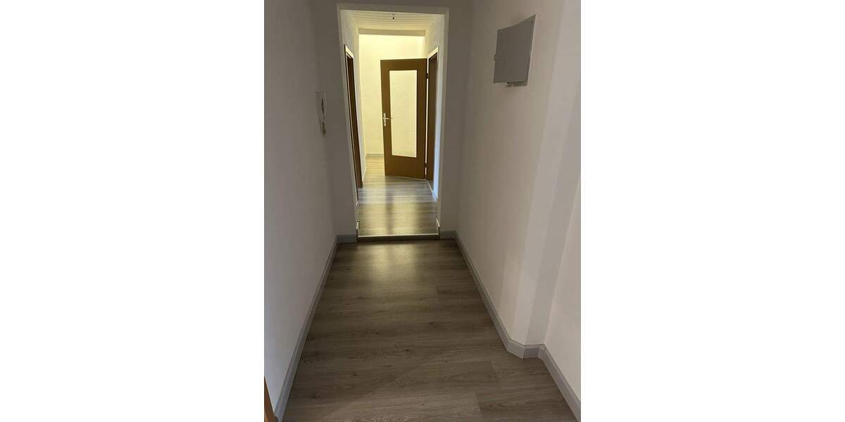 Etagenwohnung Lützen - 4 Zimmer, 110 m&sup2;, 850&euro; | Angebot:25689034