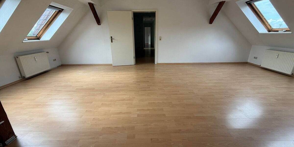 Etagenwohnung Halle Freiimfelde - 4 Zimmer, 90 m&sup2;, 549&euro; | Angebot:26799422