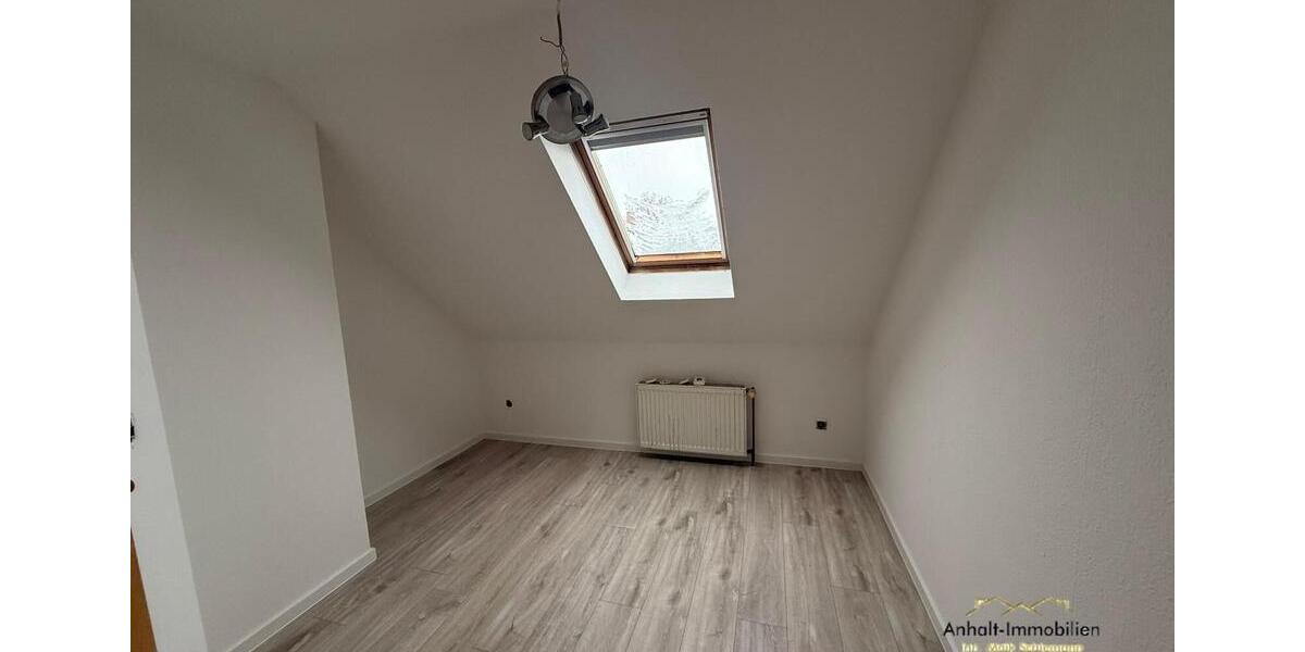Dachgeschoßwohnung Südliches Anhalt - 3 Zimmer, 56 m&sup2;, 406&euro; | Angebot:24690924