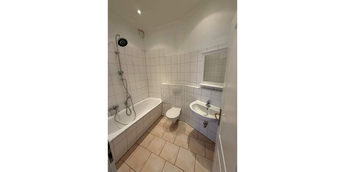 Etagenwohnung Halle (Saale) Innenstadt - 3 Zimmer, 90 m&sup2;, 774&euro; | Angebot:26274021