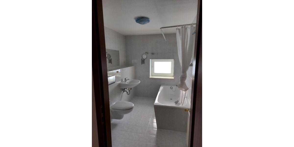 Dachgeschoßwohnung Halle (Saale) Am Wasserturm/Thaerviertel - 1 Zimmer, 36 m&sup2;, 250&euro; | Angebot:25146643