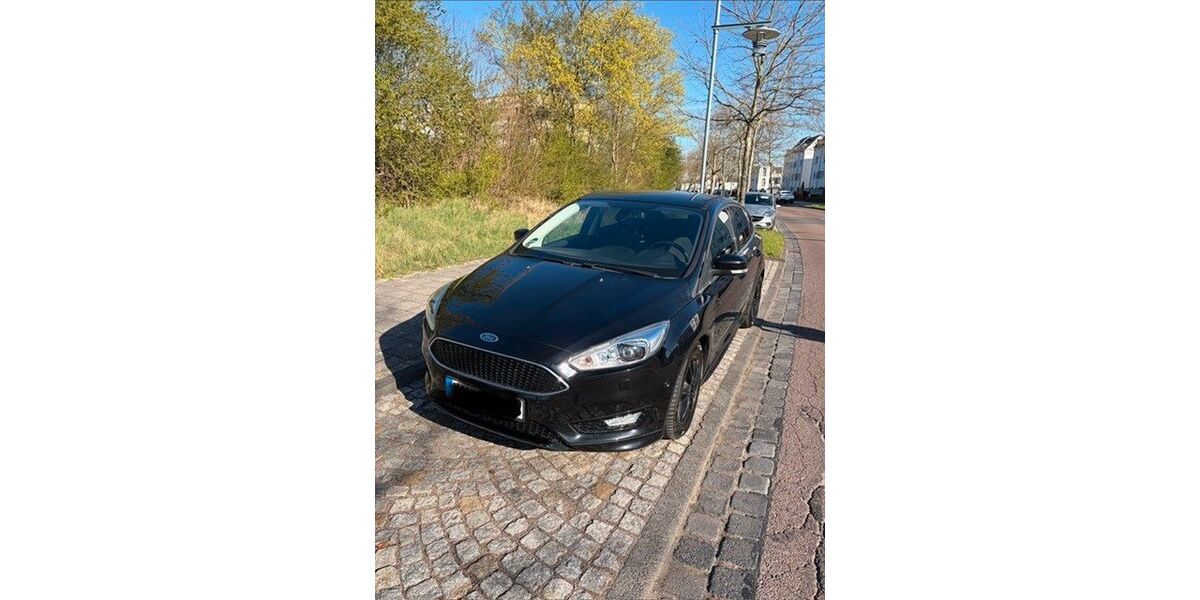 Ford Focus 111.800 km 8.990 &euro; Halle 06120