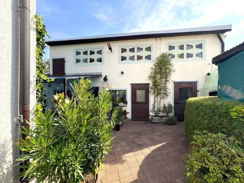 Idyllisches Einfamilenhaus mit Garage, überdachter Terrasse u. Garten in unmittelbarer Goitzschenähe