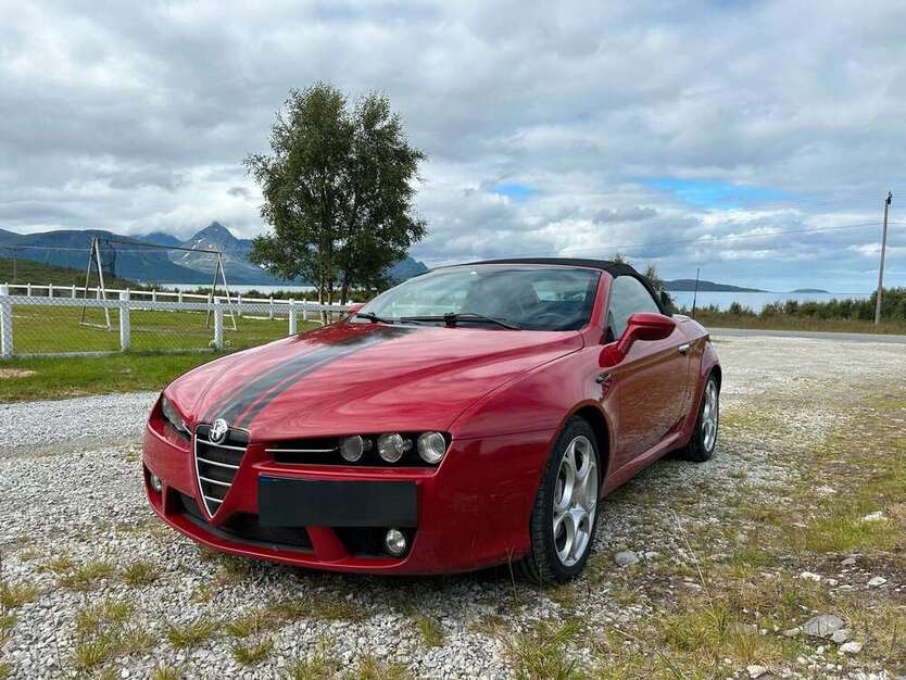 Alfa Romeo Spider 174.910 km 10.750 € Halle 06110