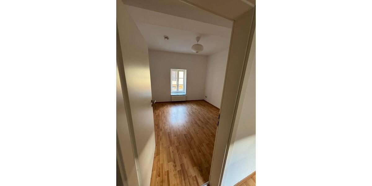 Etagenwohnung Halle (Saale) Frohe Zukunft - 2 Zimmer, 50 m&sup2;, 400&euro; | Angebot:25055381